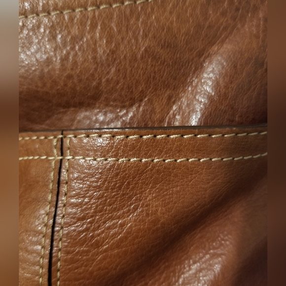 Etienne Aigner 100% Brown Leather Med Shoulder Bag w/ Brass Buckle - Picture 3 of 13